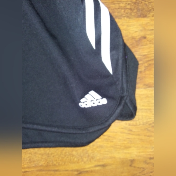 Adidas climate size large black and white shorts - Picture 5 of 5